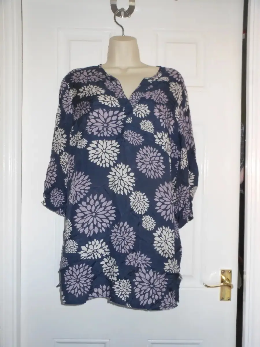 Cotton traders  blue multi coloured top size 14