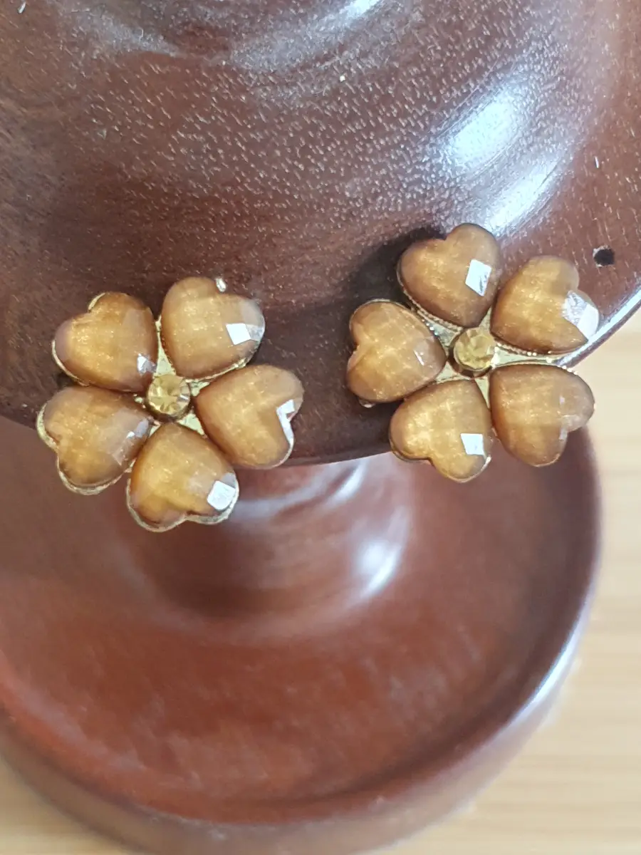 No label vintage  flower design earrings