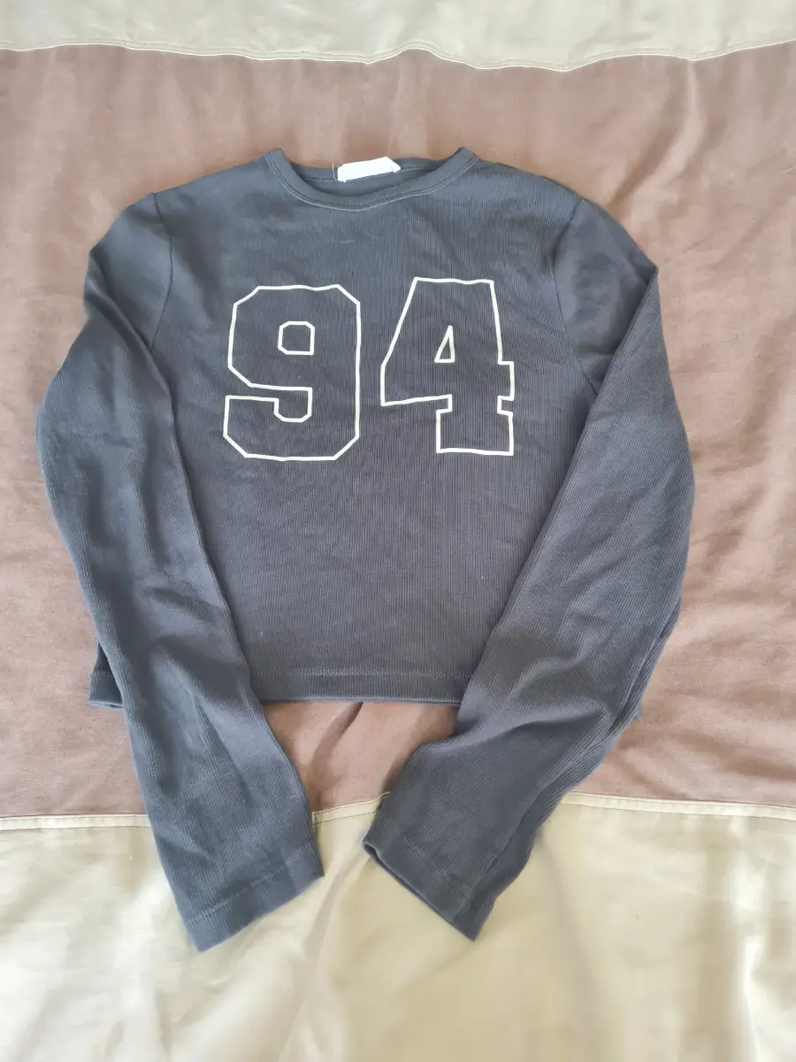 Primark size meduim grey ribbed  94 long sleeved top