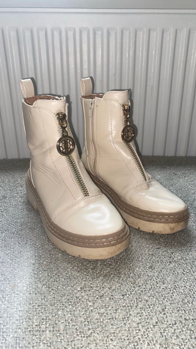 River Island Off-White Front Zip Ankle Boots Chunky Sole UK 3 / EU 36