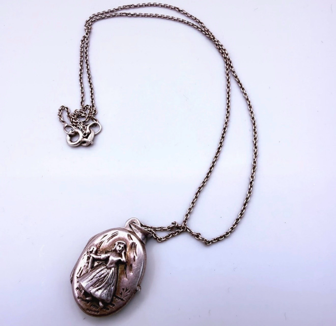 Vintage Sterling Silver Little Bo-Peep Nursery Rhyme Photograph Locket