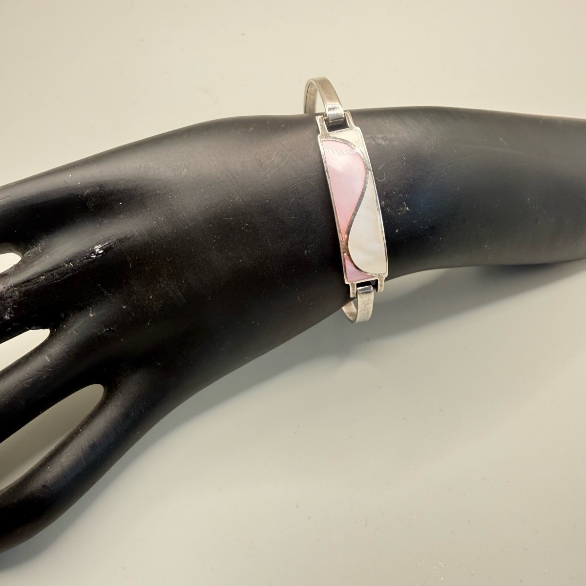 Vintage pink & white mother of pearl sterling  silver 925 bangle bracelet