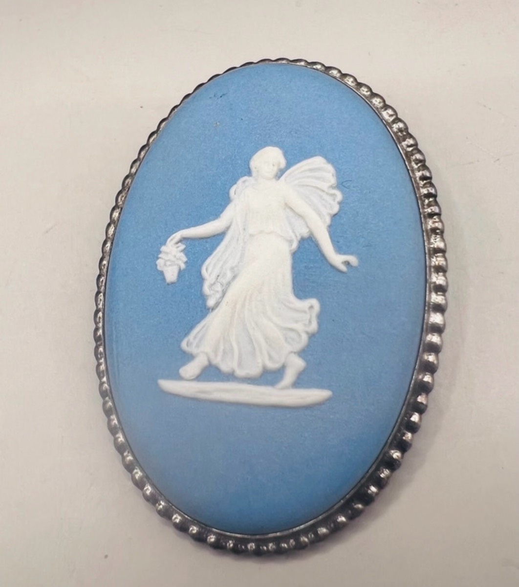 Vintage Sterling Silver Wedgwood Jasperware Carved Oval Blue Cameo Brooch