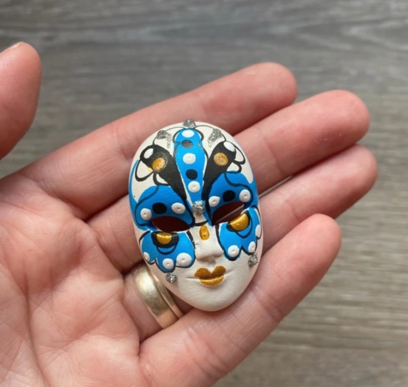 Venetian Style Mask Brooch Blue White Gold Masquerade Costume Jewellery Pin