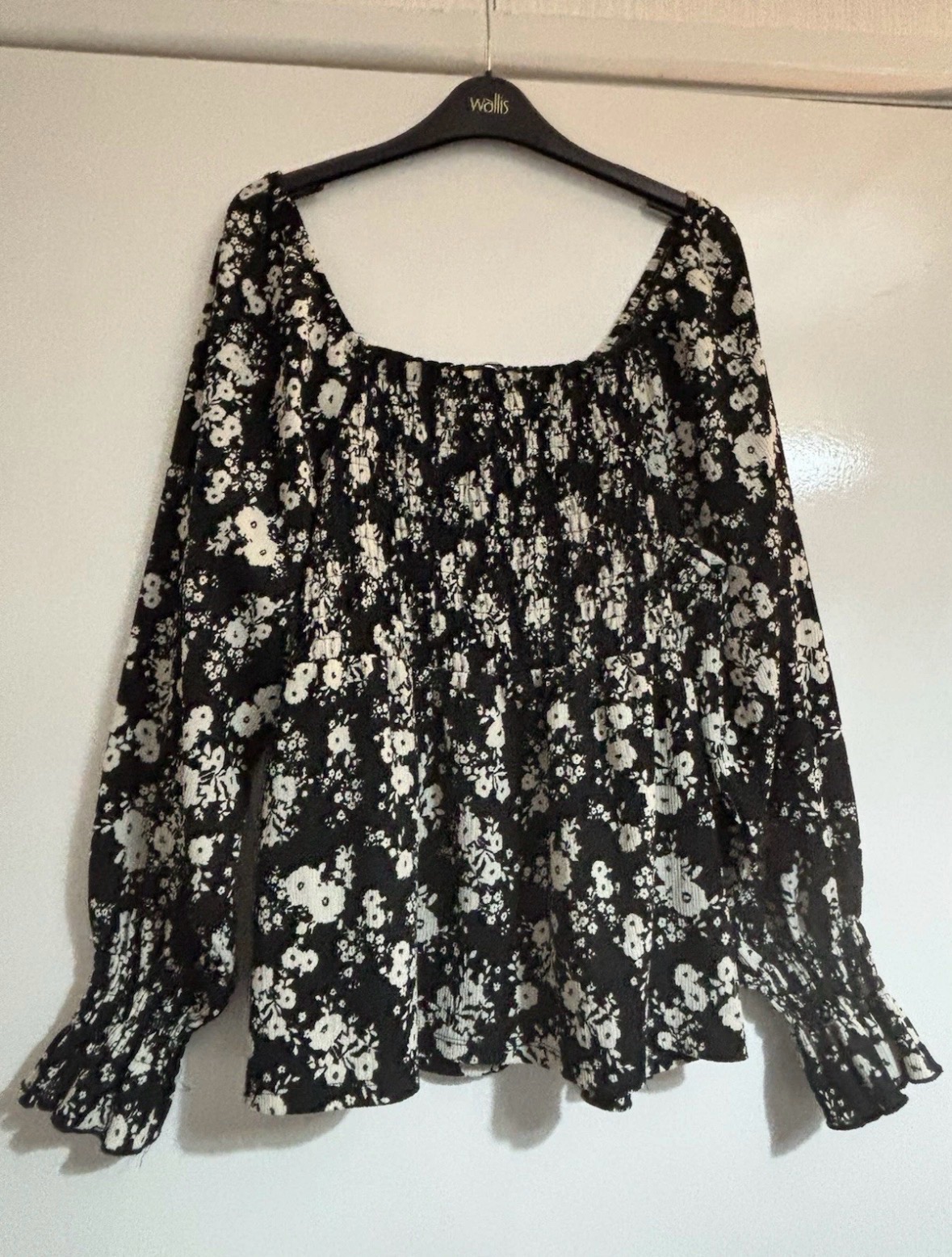 Ladies Pep and Co Black and White Peplum Blouse Size 18 Excellent Condition
