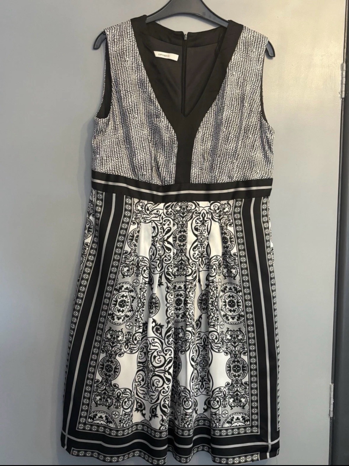 ConceptK Ladies Black and White Patterned Dress Size 14 Excellent Condition