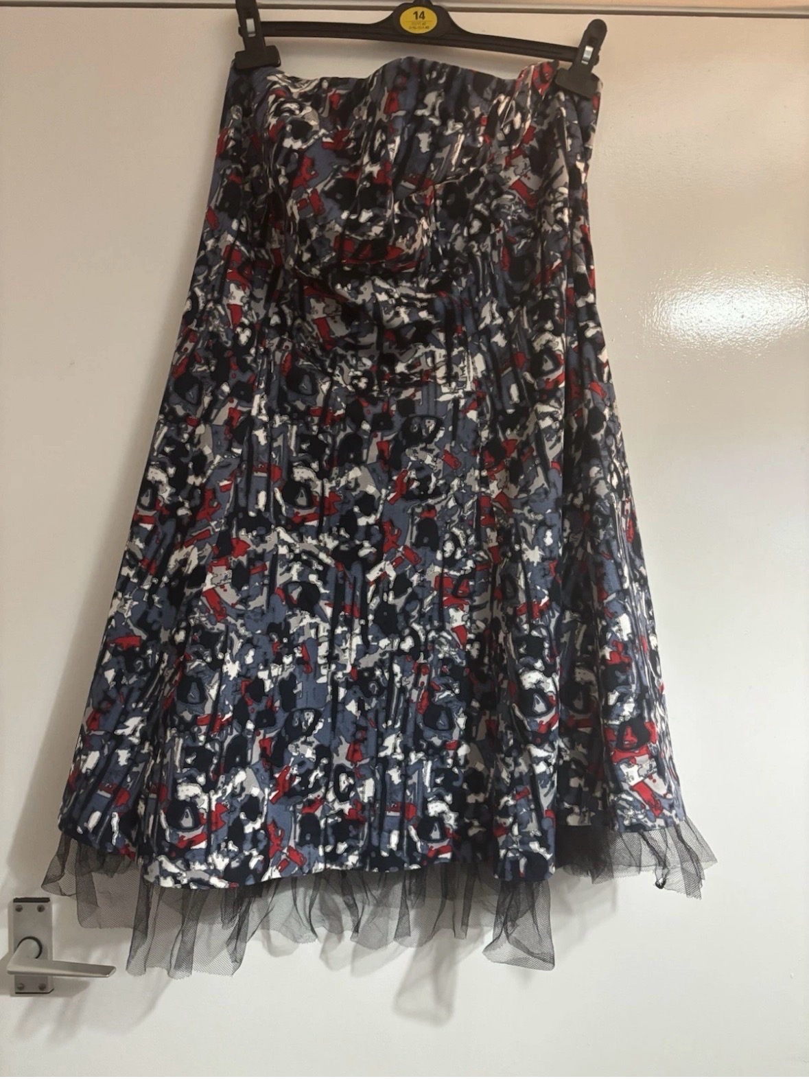 Ladies So Fabulous Strapless Lined And Netted Dress Size 20 Excellent Condition