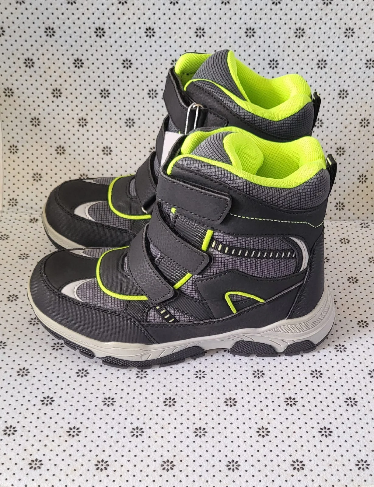 Kids Snow Boots Waterproof Warm Winter Walking & Hiking Shoes Lightweight - UK 2.5  EU 35