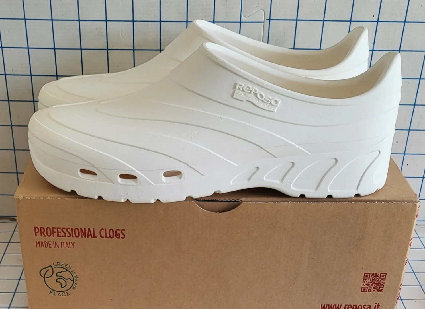 Reposa Unisex Smart Medical Professional Rubber Clogs UK 10.5