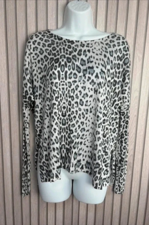 H&M Leopard Print Oversized Top UK Size XS Animal Print Long Sleeve Casua Summer