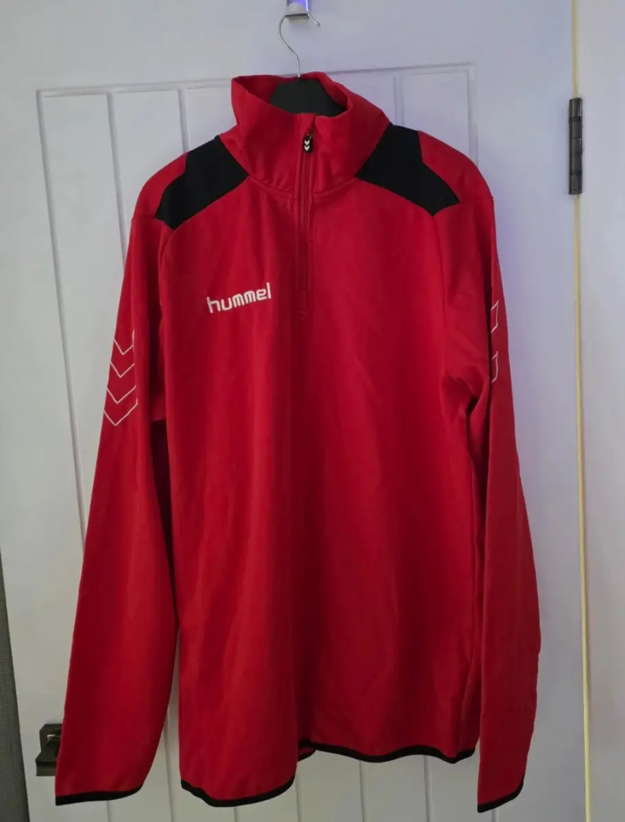 Hummel quarter zip red medium training top