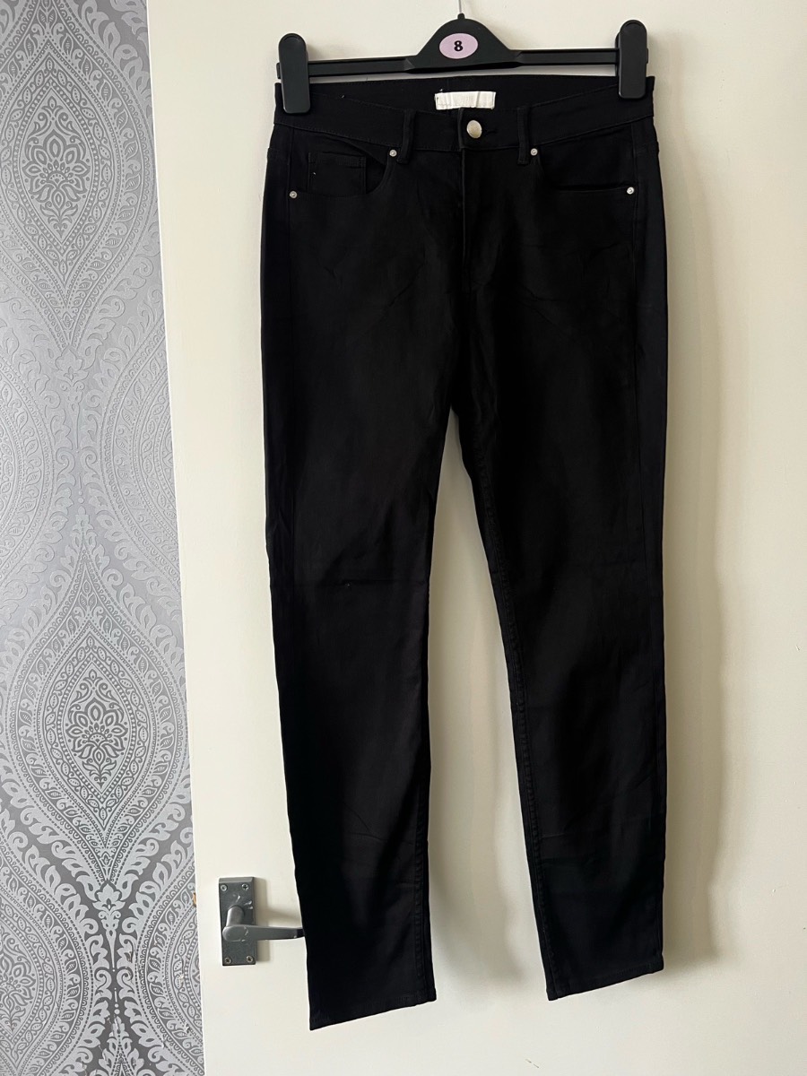 Ladies H&M black skinny jeans never worn new without tags