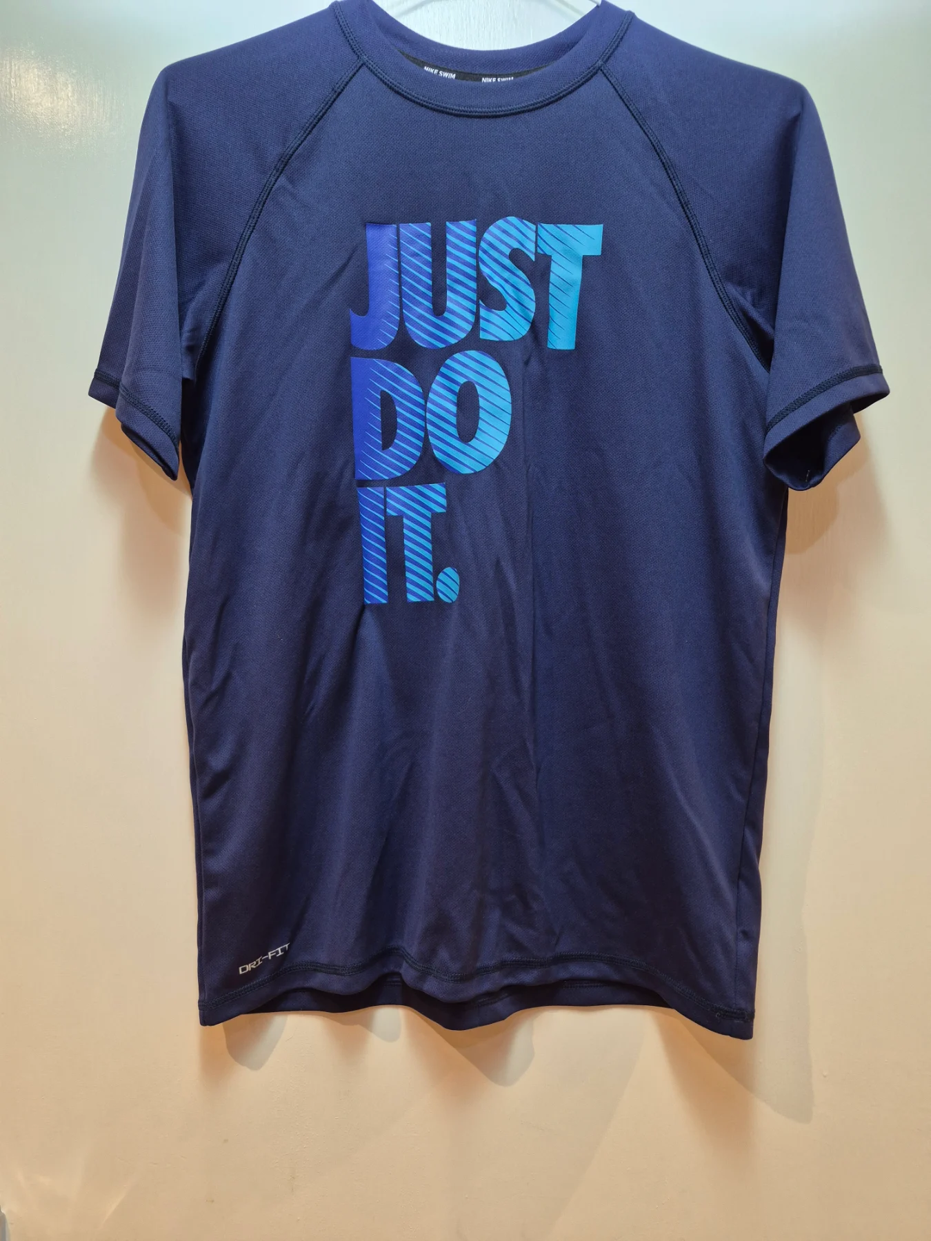 Nike dri fit T shirt Just Do it Graphic design Excellent condition Like new