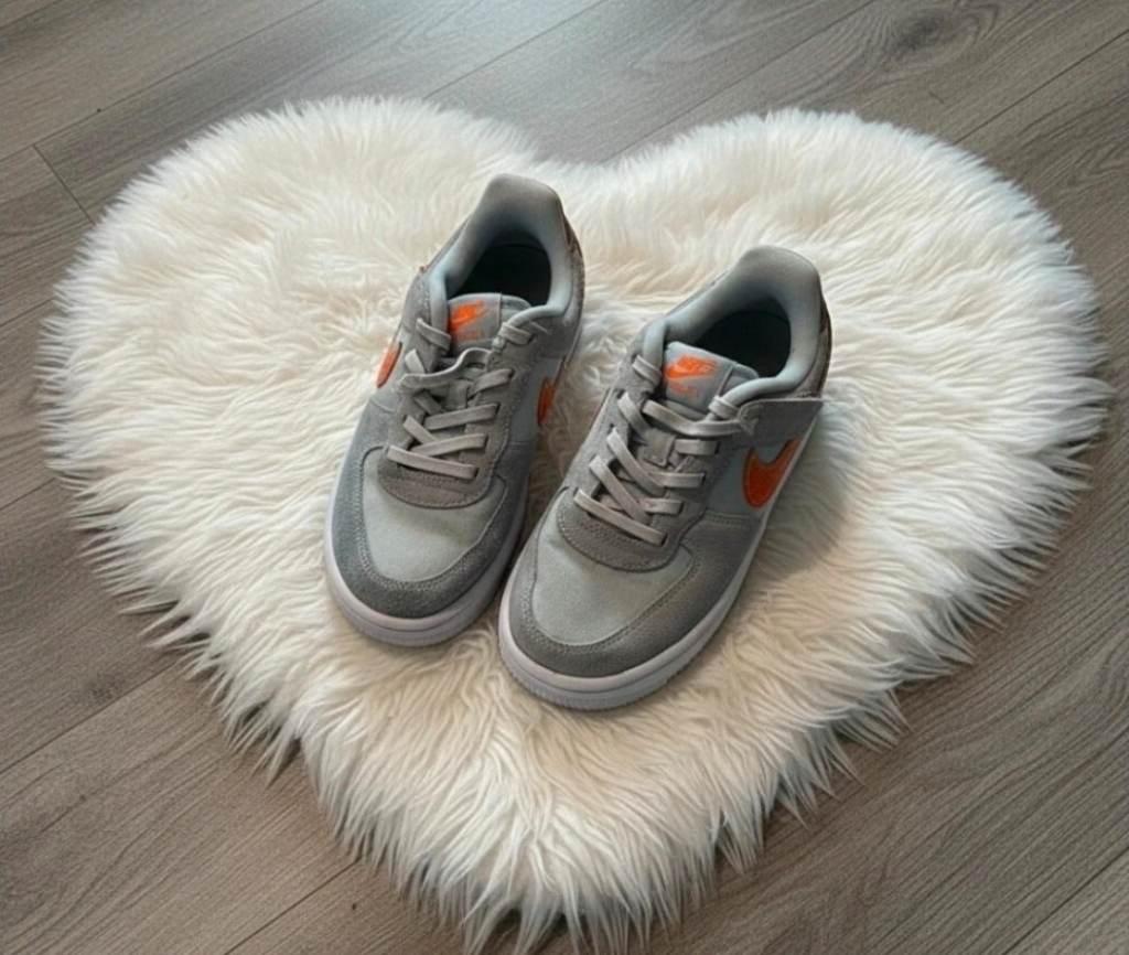 Nike air trainers size 1