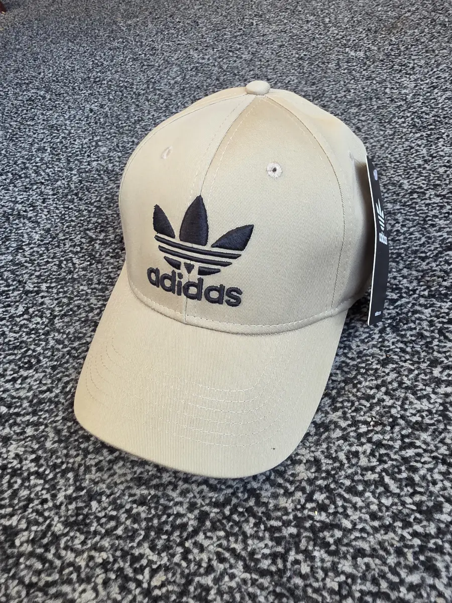 New Adidas Trefoil Baseball Cap – Beige