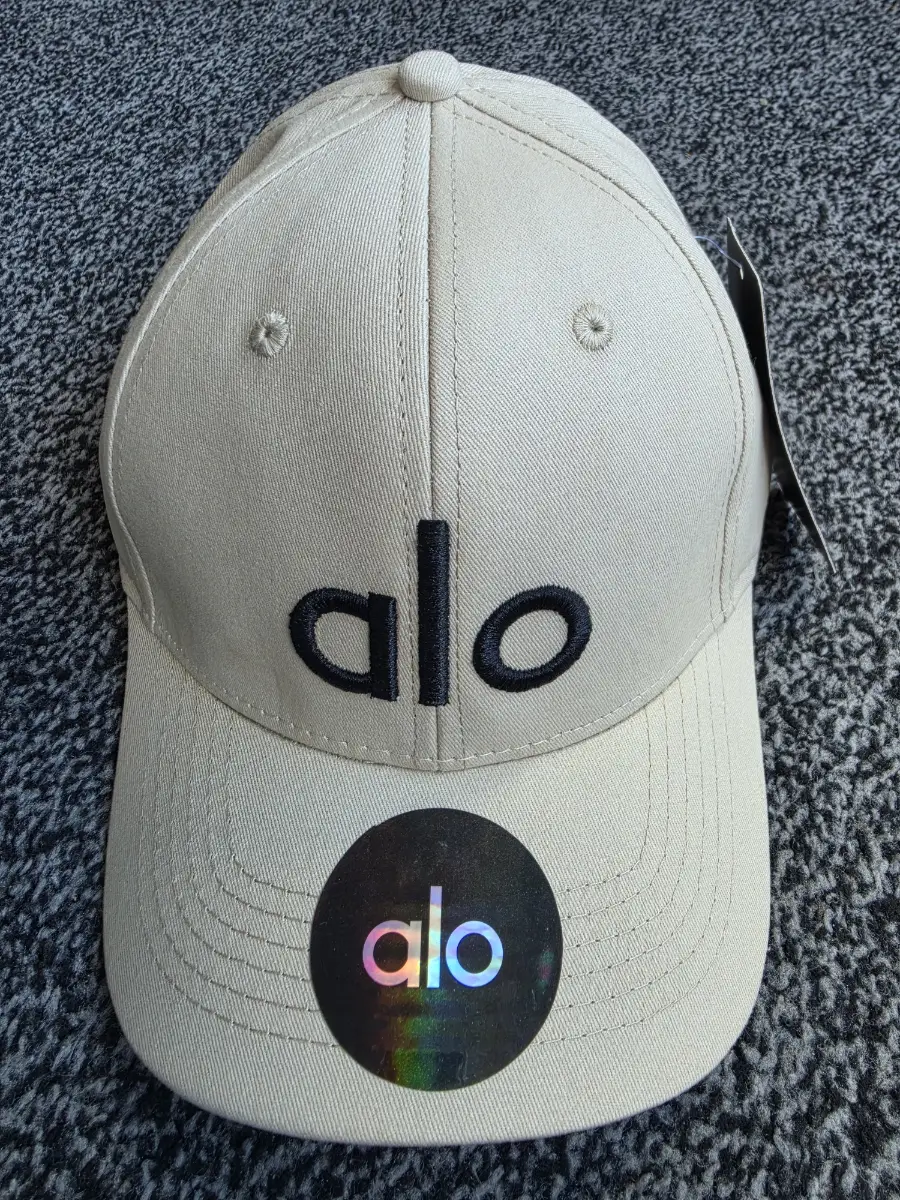 Alo Yoga Baseball Cap – Beige, Brand New with Tags