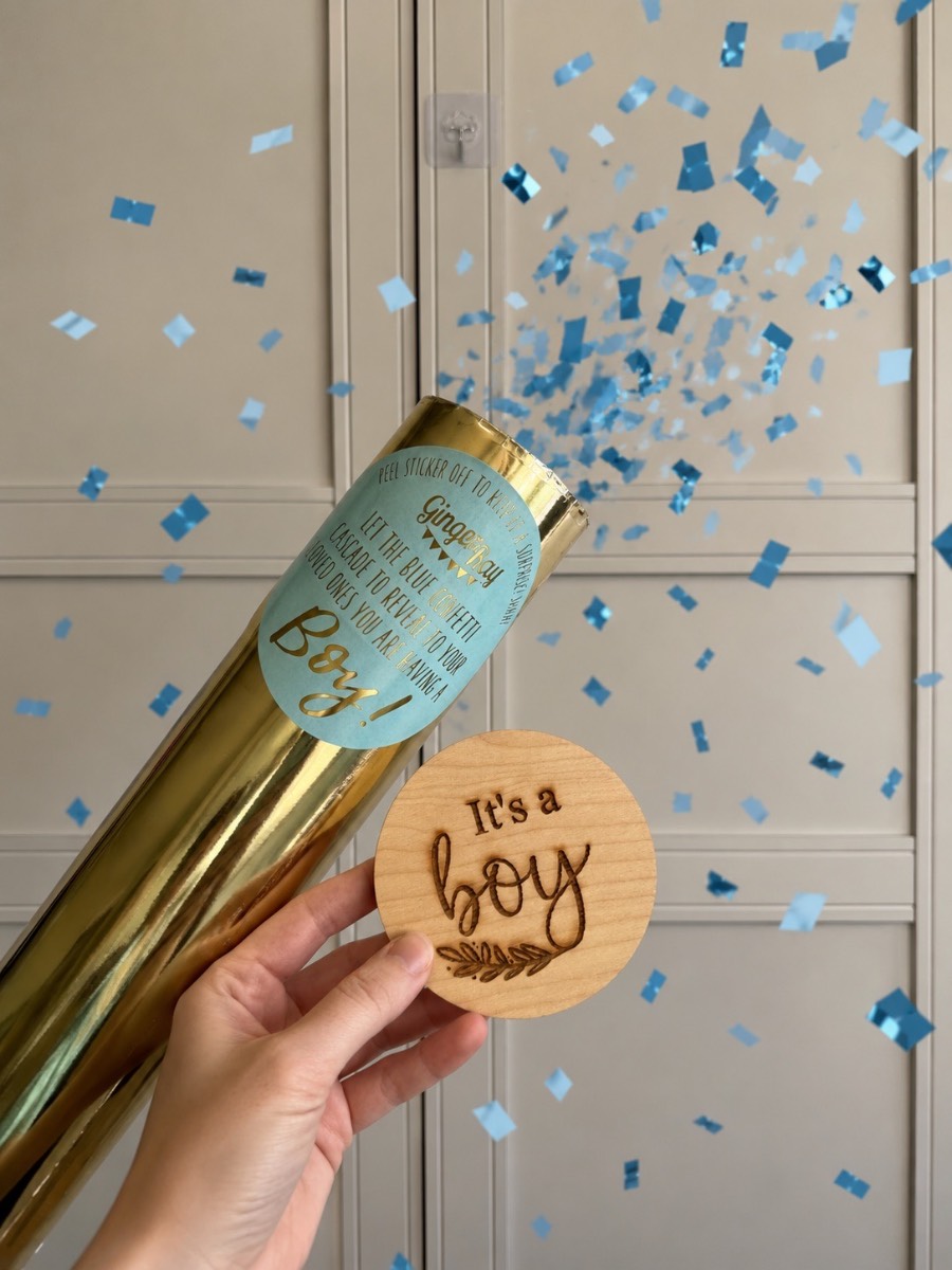 Confetti Cannon and "it's a boy" Wood plaque and Baby Milestones
