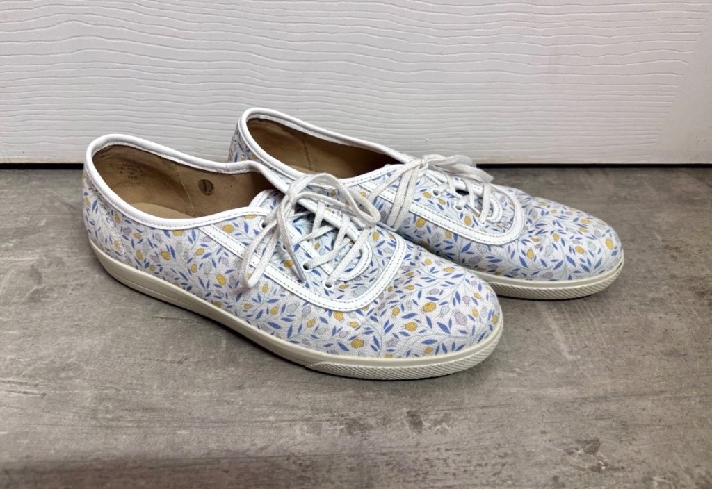 Hotter 'Mabel' White Floral Canvas Pumps Trainers - Size UK 8 / EU 42
