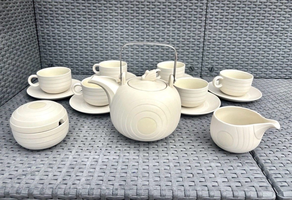 Hornsea England Swan Ivory Tea Set - Teapot, Sugar,6 x Cups & Saucers