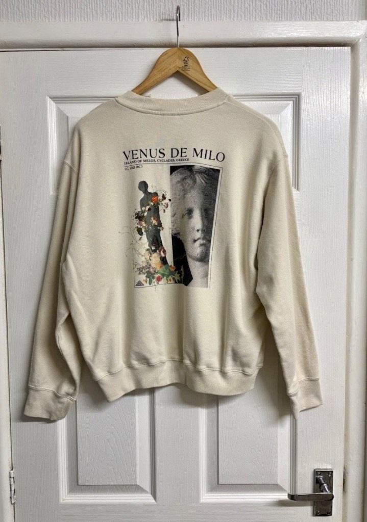 UNIQLO x Musée du Louvre "Venus de Milo" Graphic Sweatshirt Cream Size Medium