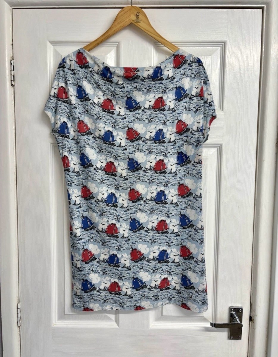 Uniqlo X Wakana Koike Sailboat Blue & Red Short Sleeve T-shirt Size Small