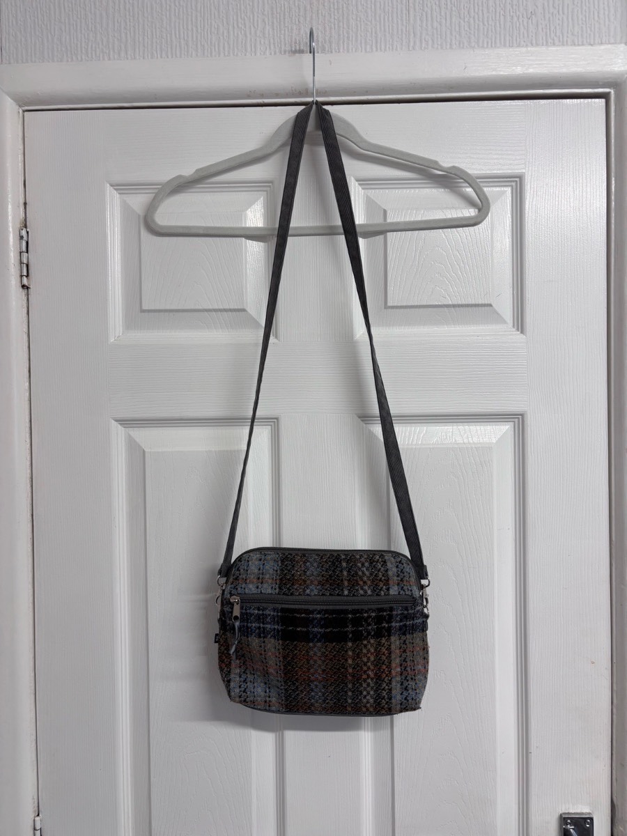 Earth Squared Tweed Plaid Crossbody Shoulder Bag – Grey/Blue Tartan