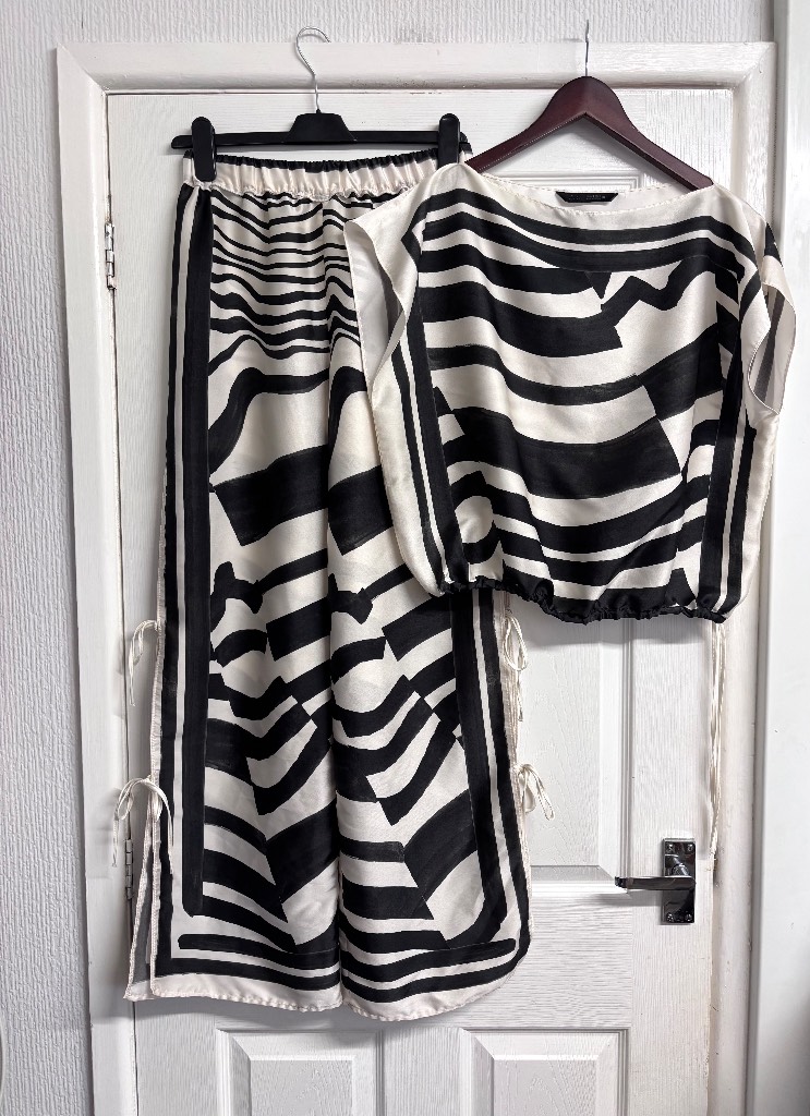 Zara Monochrome Abstract Stripe Two-Piece Coord Set Trousers & Top Size Small