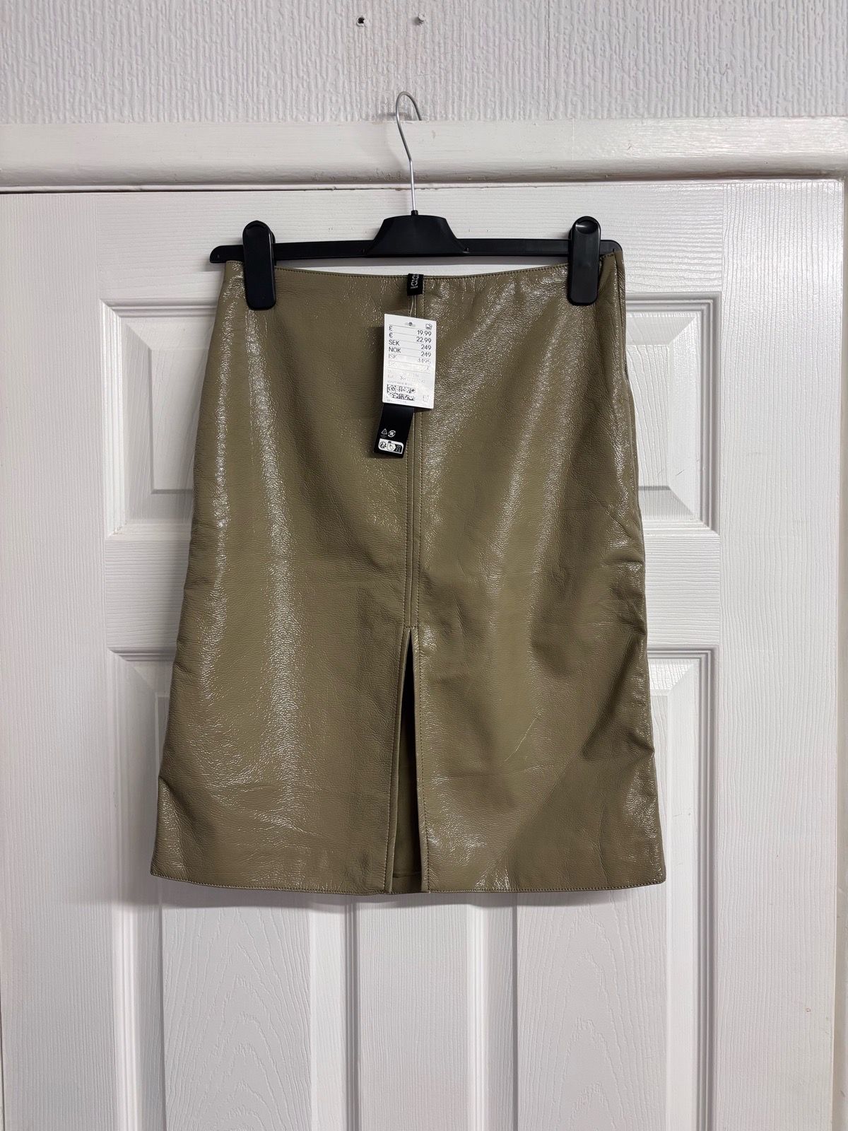 H&M Olive Green Patent Faux Leather Midi Skirt Front Slit - Size UK 6 New with tags