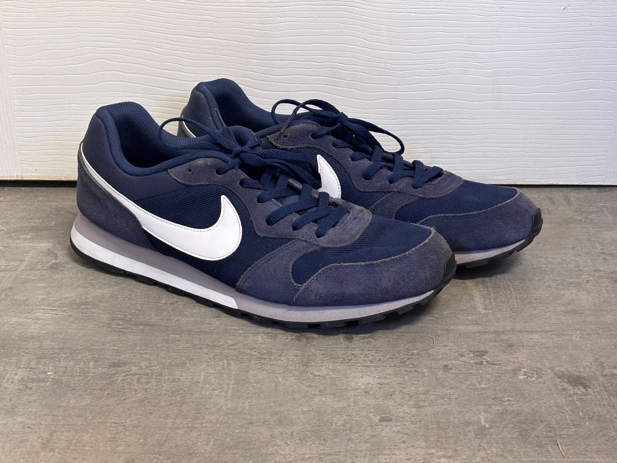 Nike MD Runner 2 Navy Blue White Suede Trainers UK Size 13