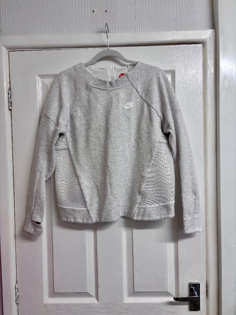 Nike Women’s Grey Heather Mesh-Panel Crewneck Sweatshirt Size Medium