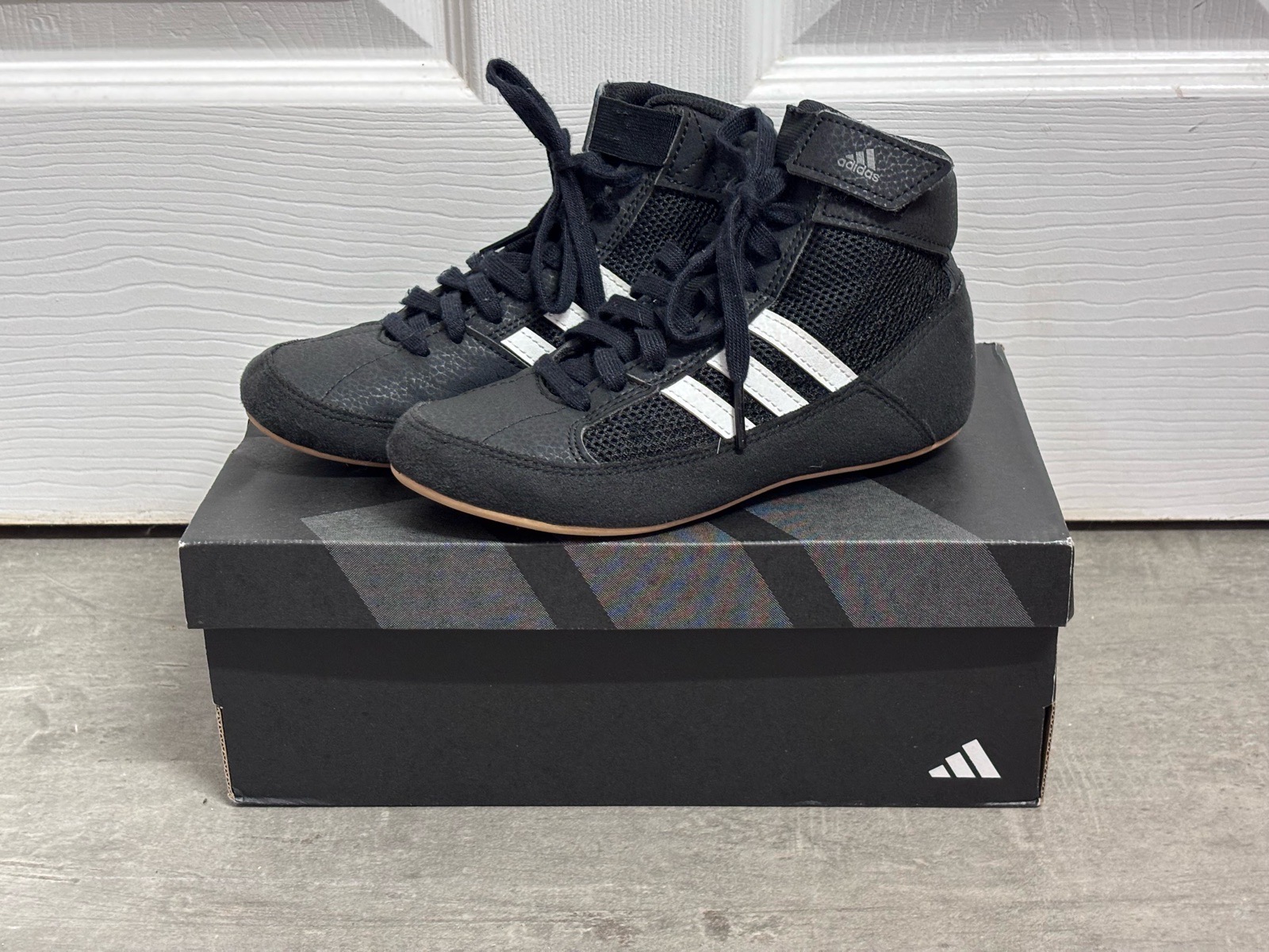 Adidas Boy's Indoor Football Boots Black and White UK 2 Youth Training Footwear