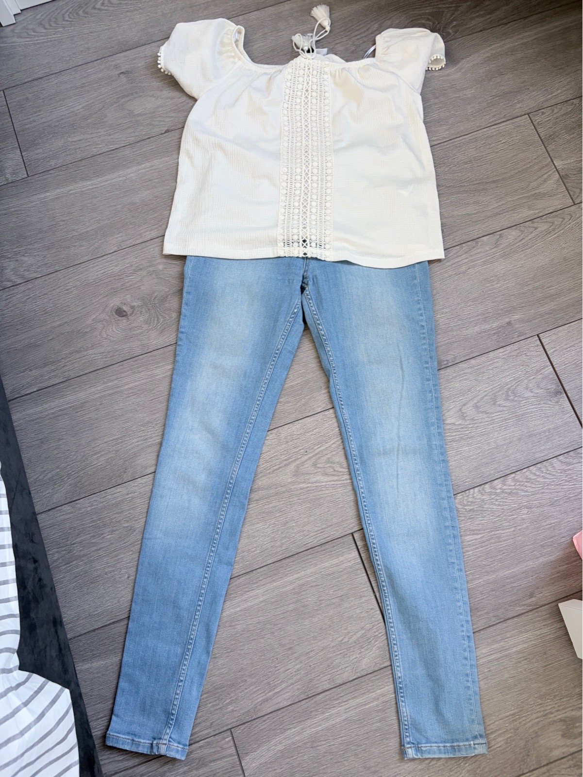 Size Small/Size 10 outfit french connection jeans and hm top