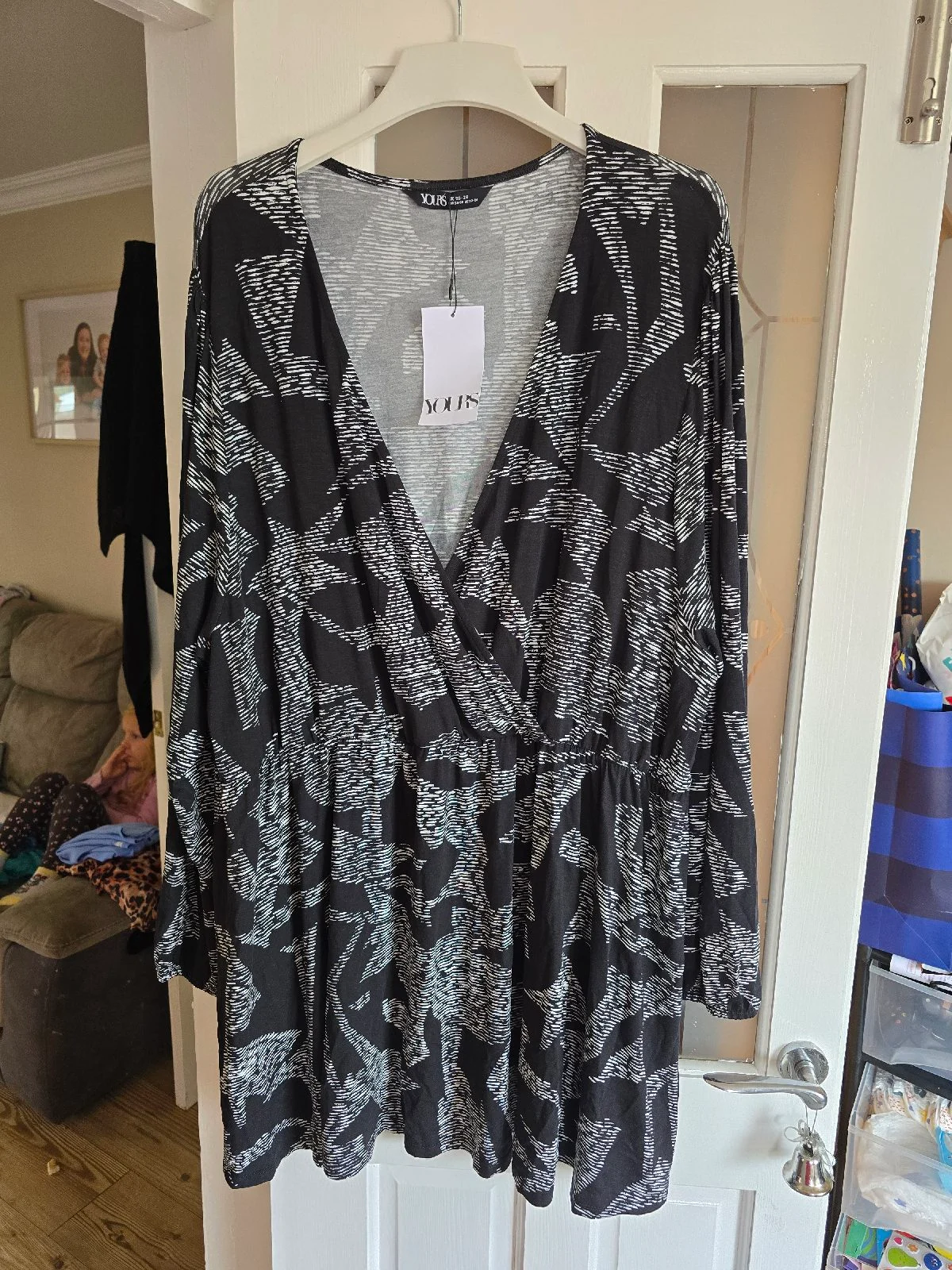 BNWT Yours Clothing Black & White Abstract Wrap Peplum Tunic Dress UK 26-28 Plus Size
