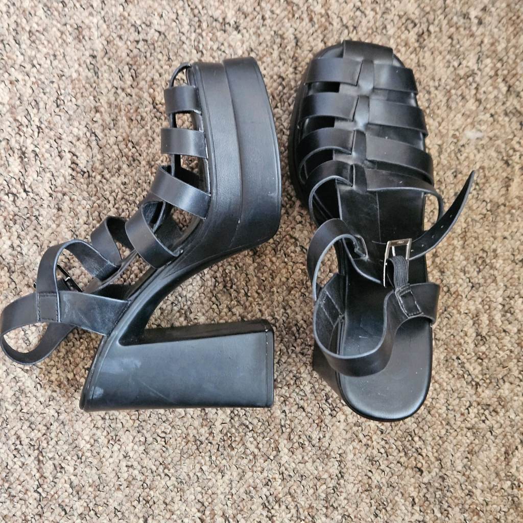 Black Chunky Platform Heeled Sandals – Size UK5