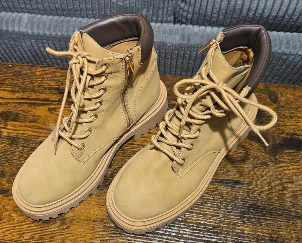 New Look Camel Vegan Lace-Up Chunky Boots – Size UK 4