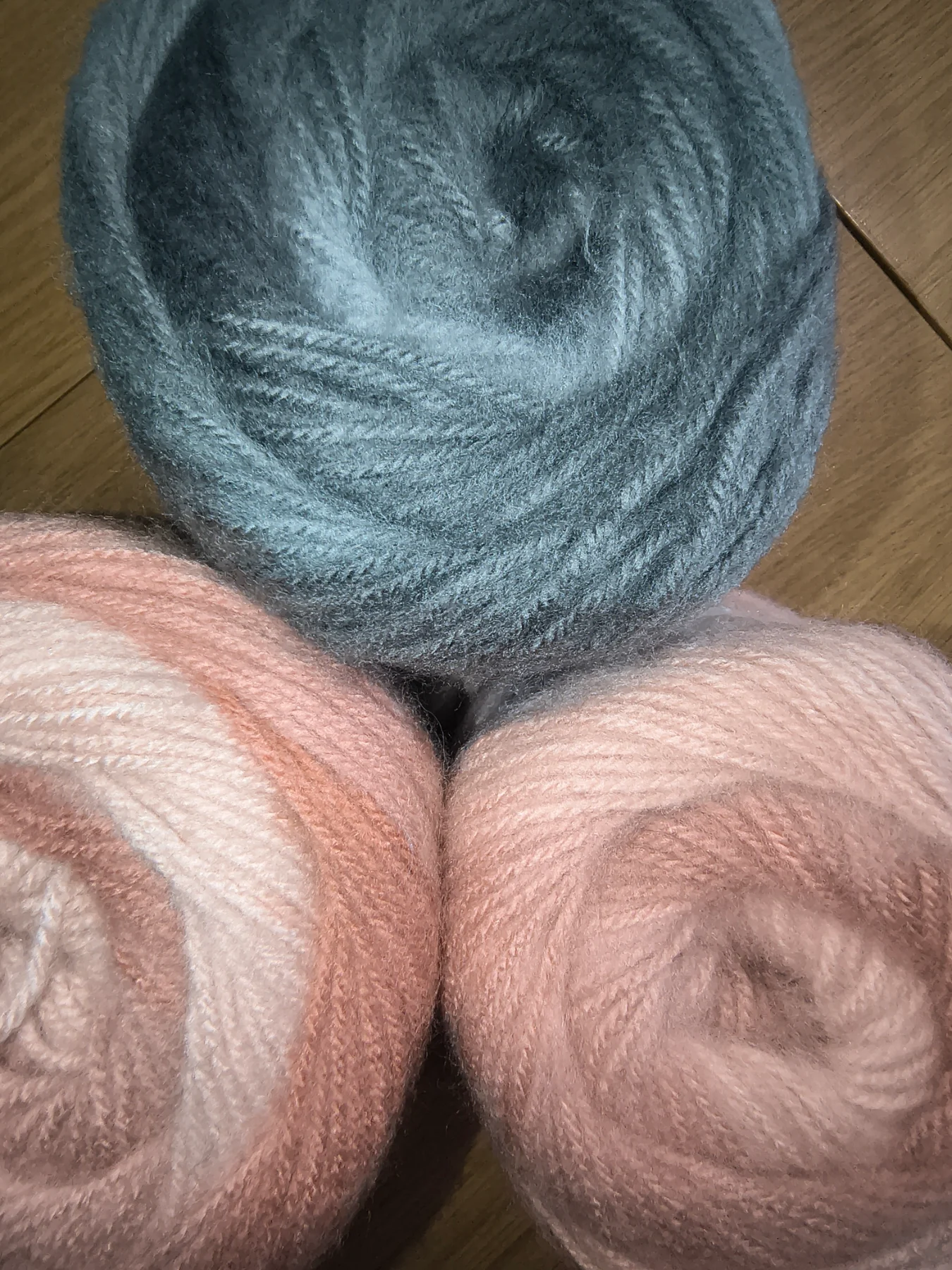 Ice Yarns Shaggy Yarn 3 x 100g – Salmon & Grey – 100% Acrylic