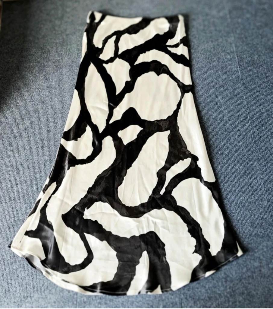 H&M Abstract Print Midi Skirt UK M 10-12 Black Cream Satin Look Maxi New