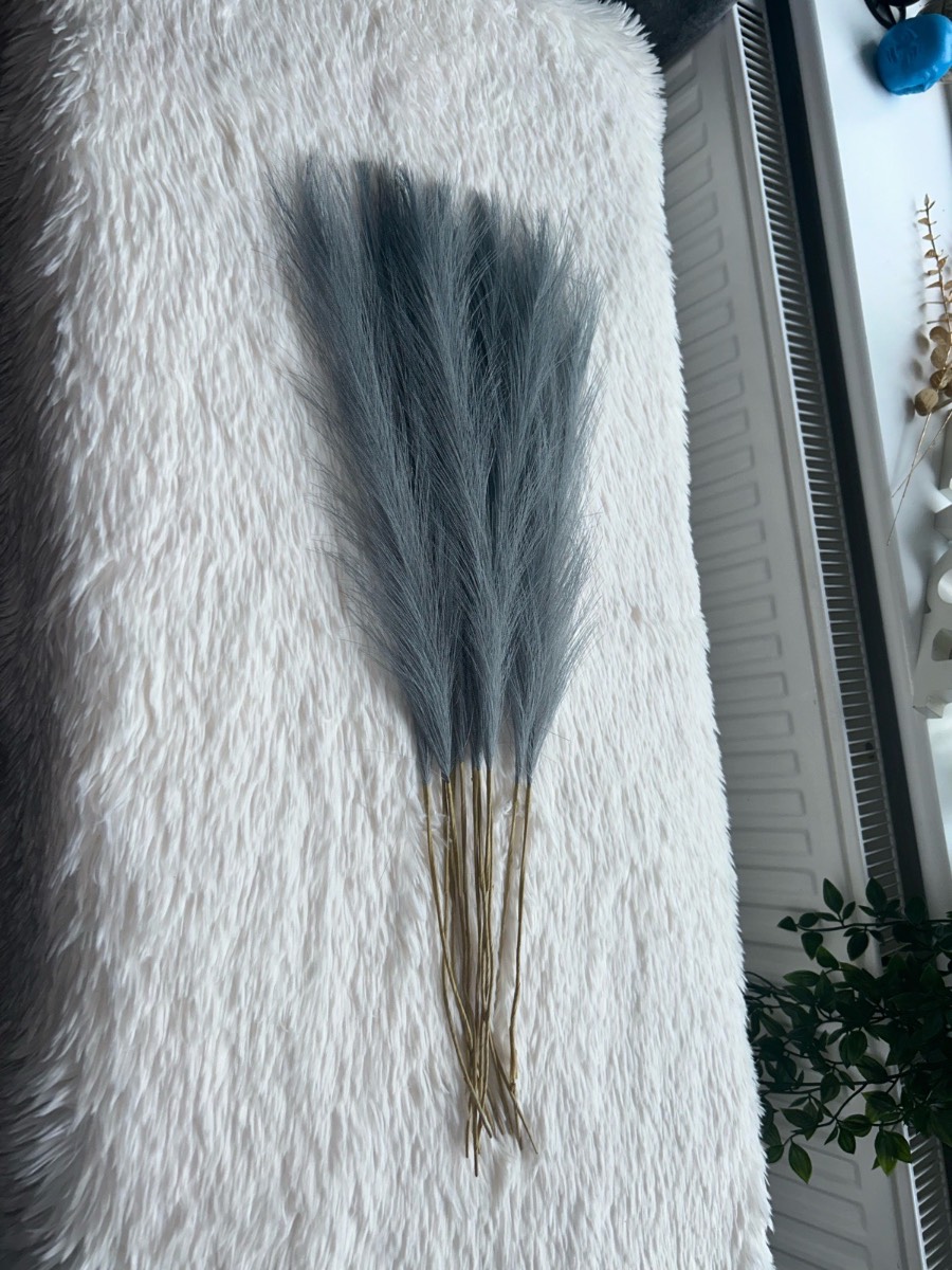 Grey Pampas Grass - 11 Faux Stems - New