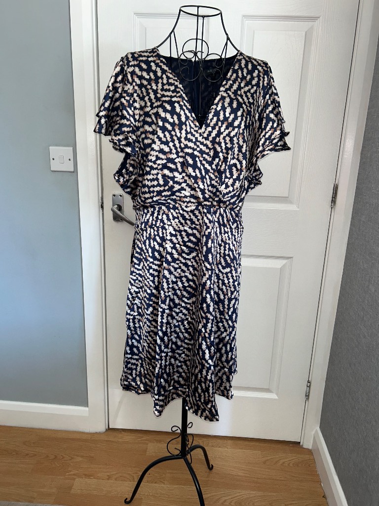 💙 Blue & White Printed Dress | Size 20 | Brand New 💙