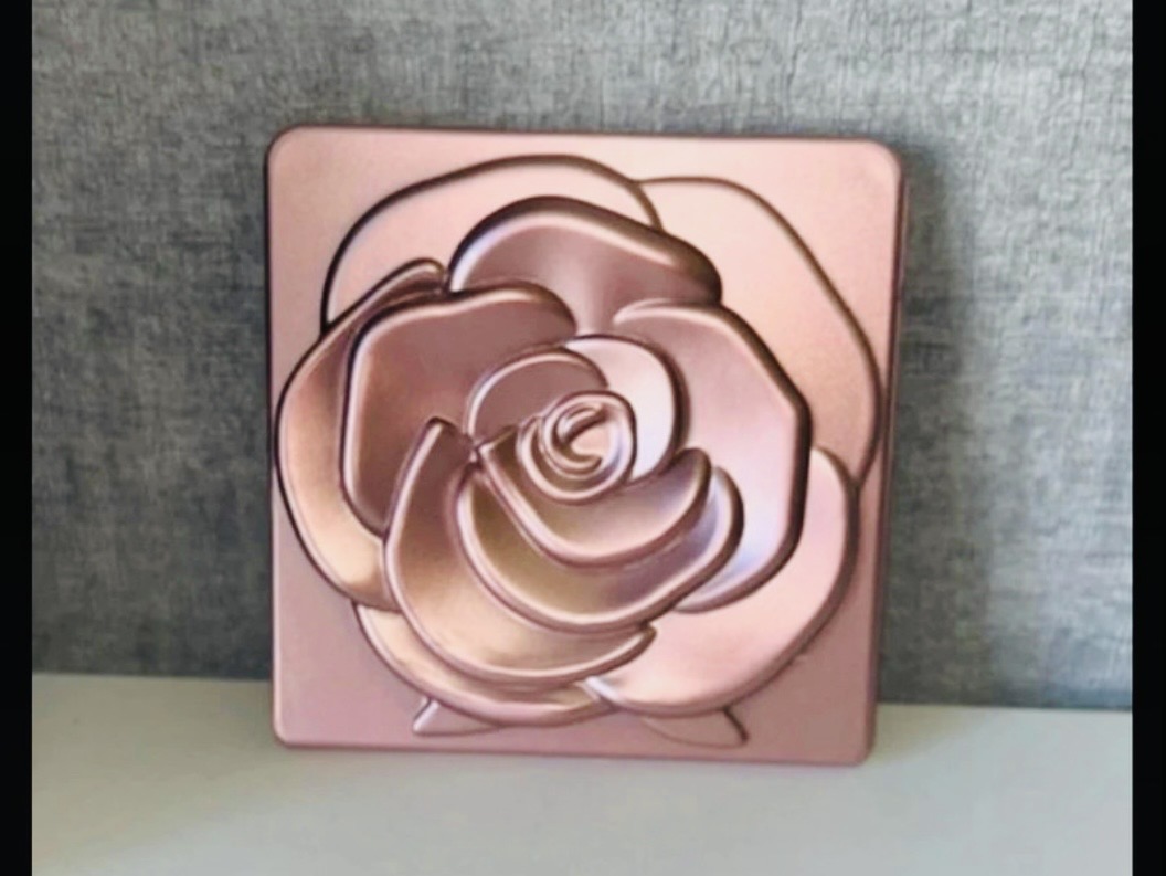 Rose Gold Compact Mirror Flower Design  Brand New