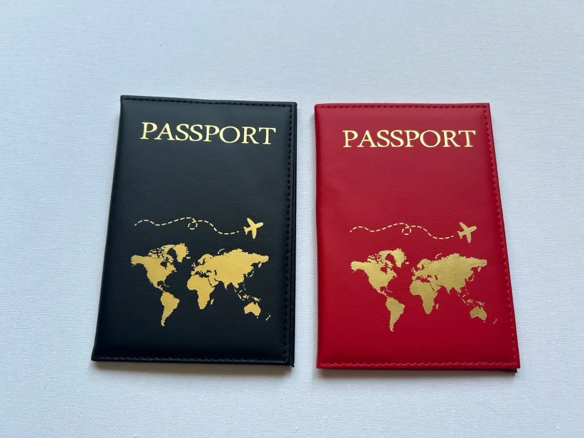 ❤️🖤 Red & Black Faux Leather Passport Covers – Brand New