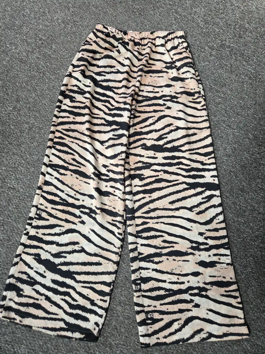 Womens F&F animal print summer trousers