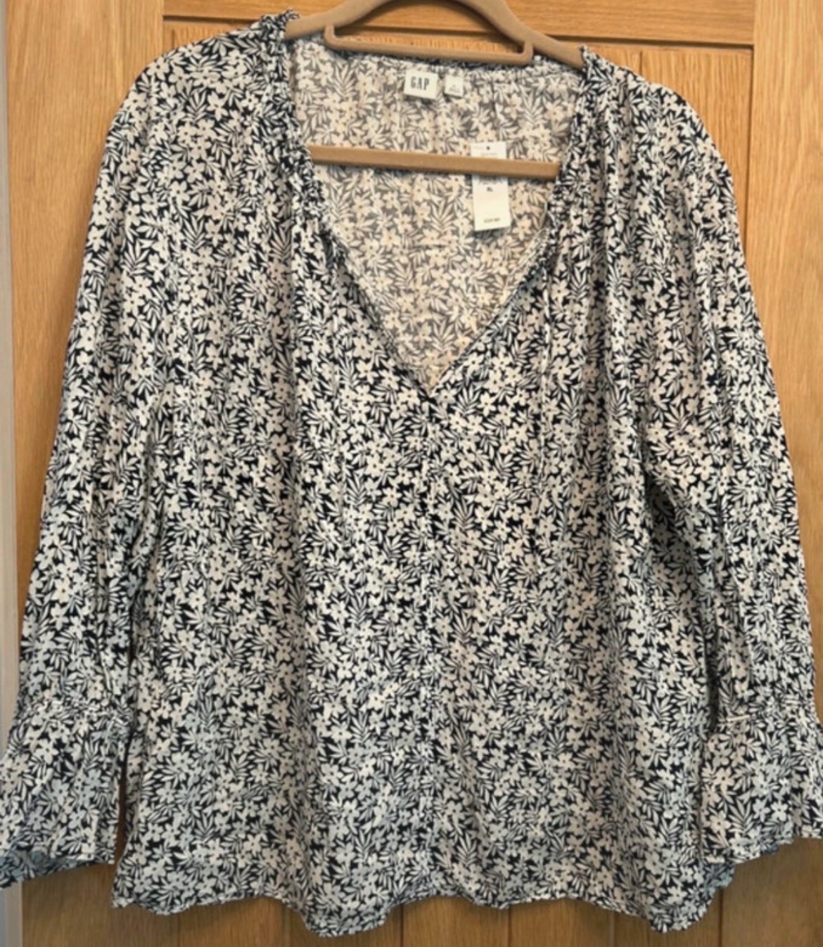 Pretty GAP top size XL BNWT £30