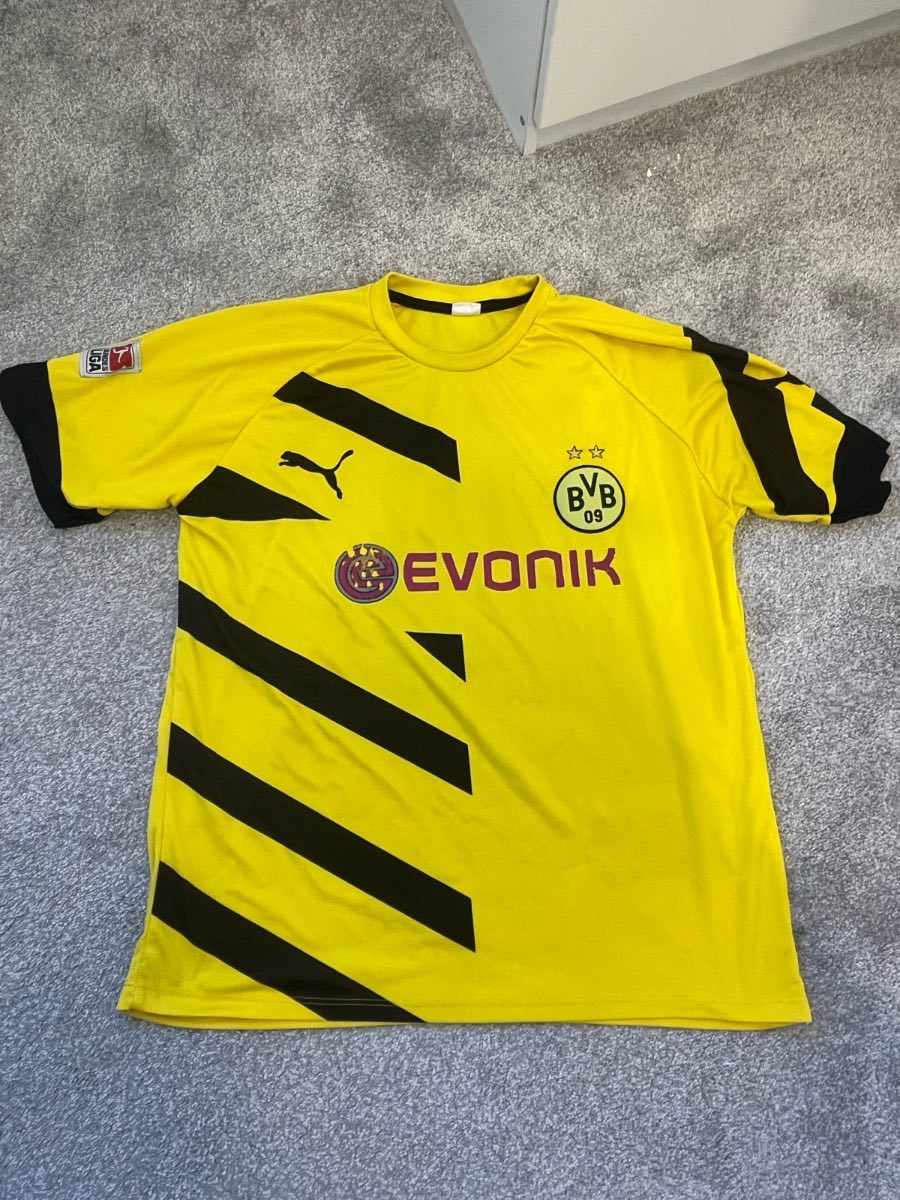 Borussia Dortmund Football Shirt UK XL