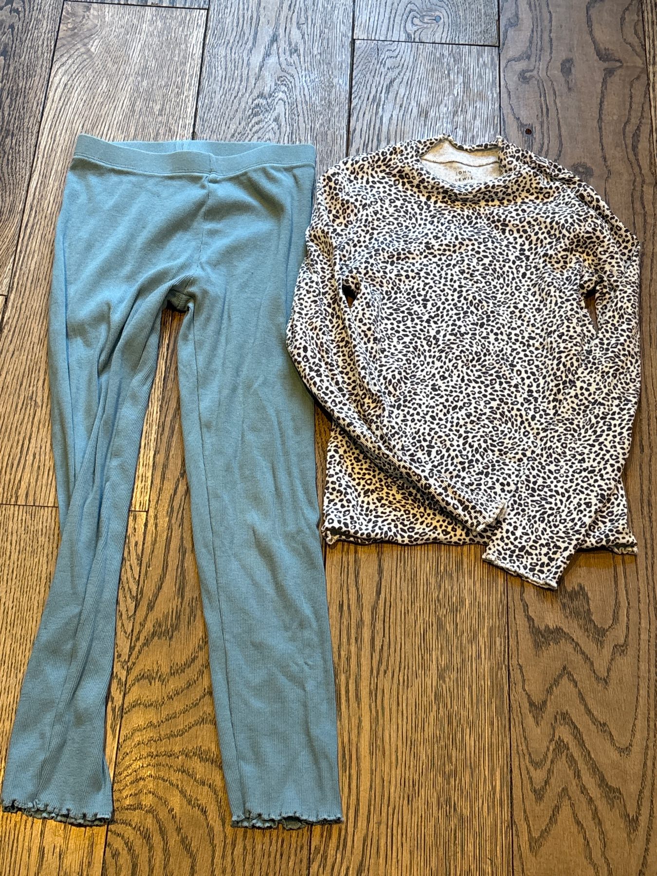 John Lewis Girls 2 Piece Outfit Bundle Age 9 | Leopard Print Top & Blue Leggings
