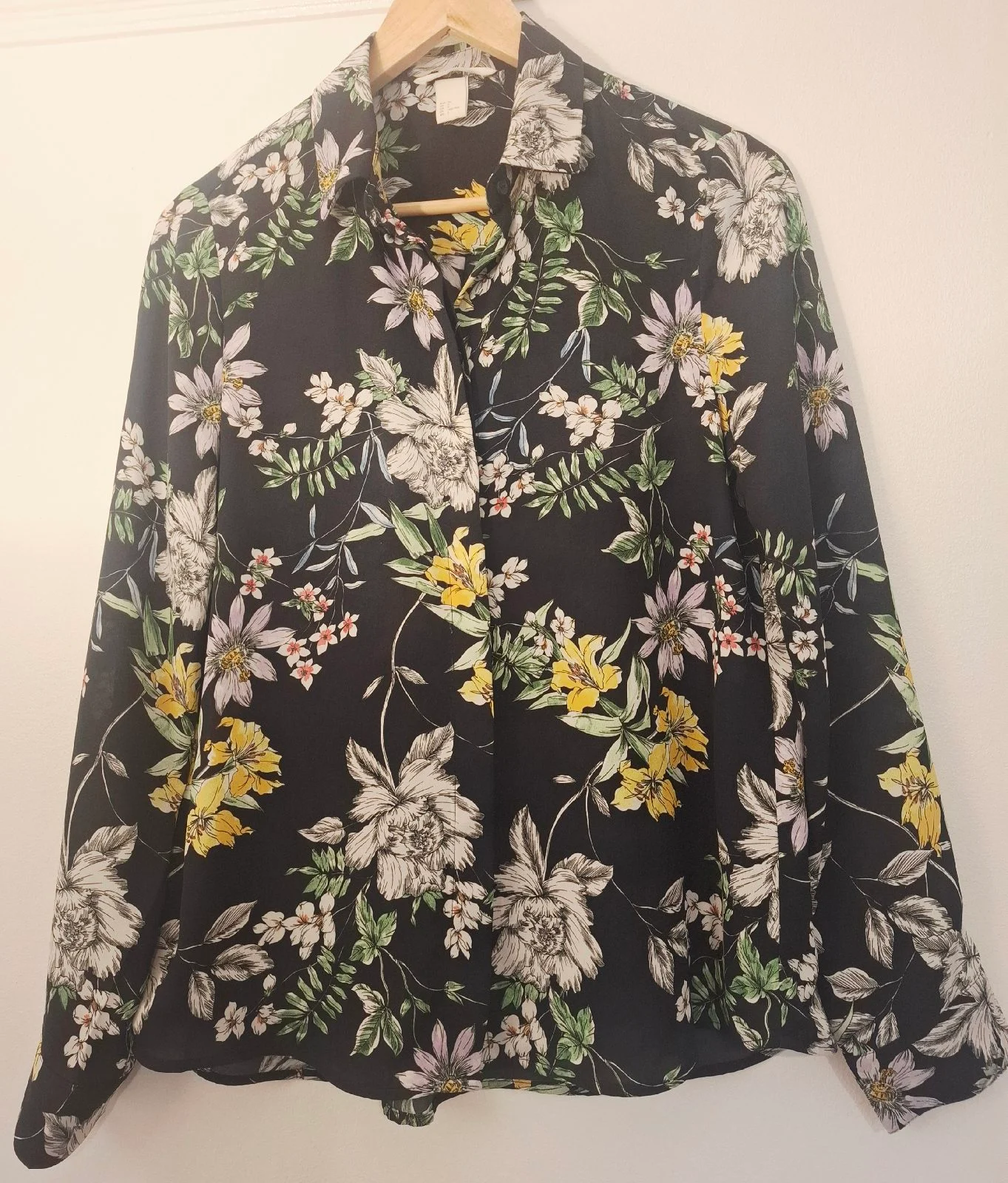 H&M Black Botanical Floral Shirt Blouse. UK Size 4, Oversized. Autumn Workwear.