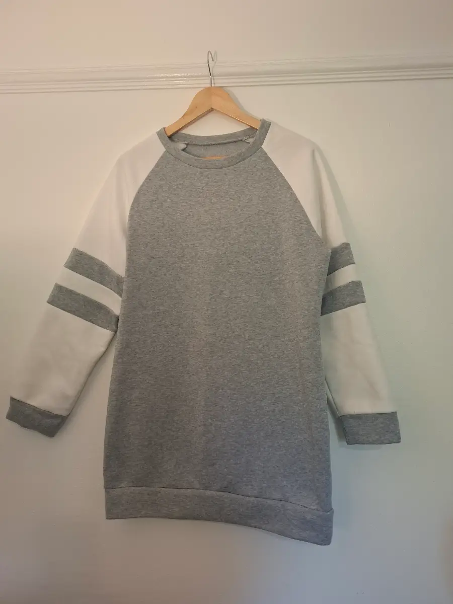 Grey & White Varsity Sweatshirt | Baseball Style | Cosy Casual Jumper | Athleisure | Long Sleeve. M.