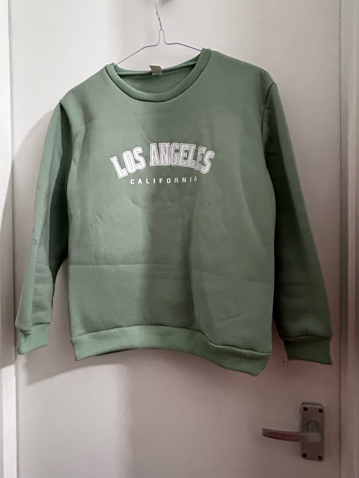 Girls jumper very warm age 11/12 stil in good condition