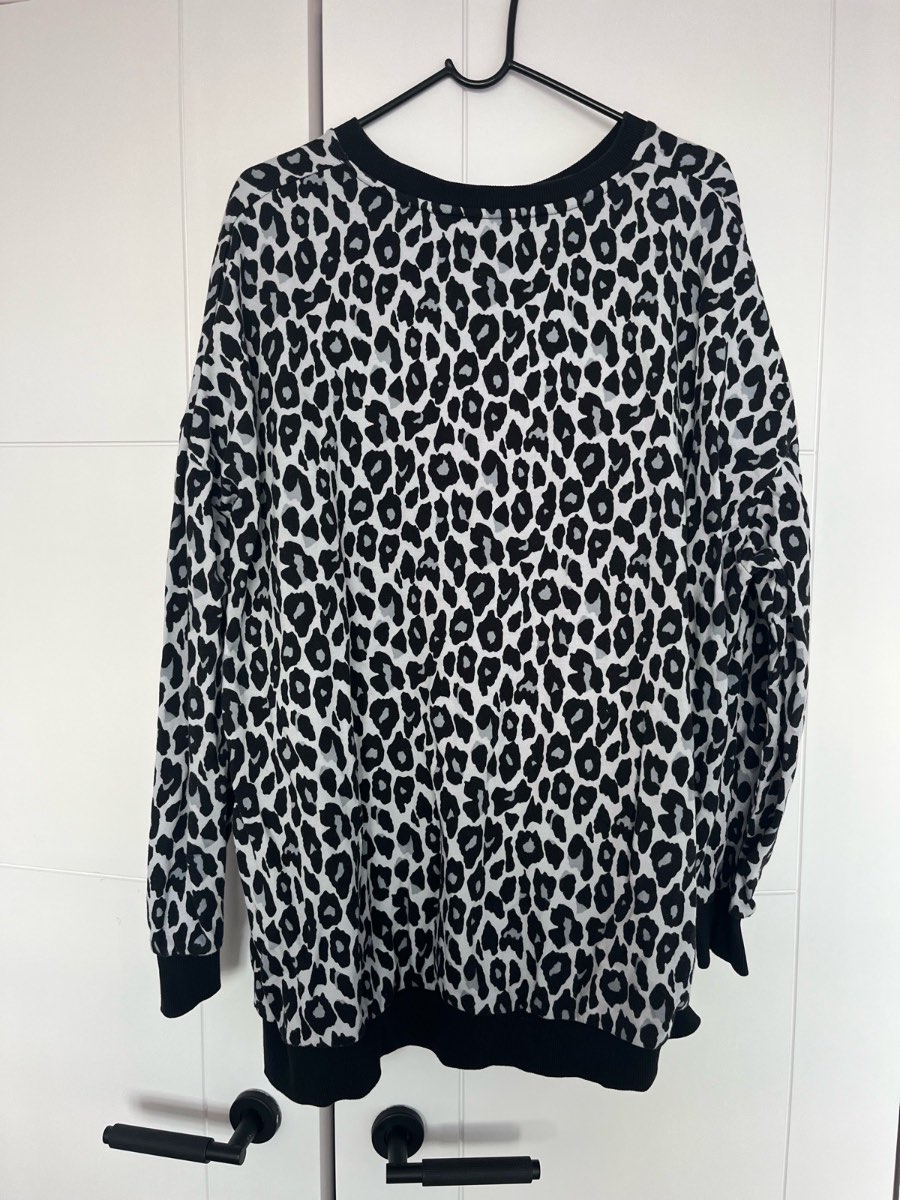Leopard Print Women’s Jumper - Size 20