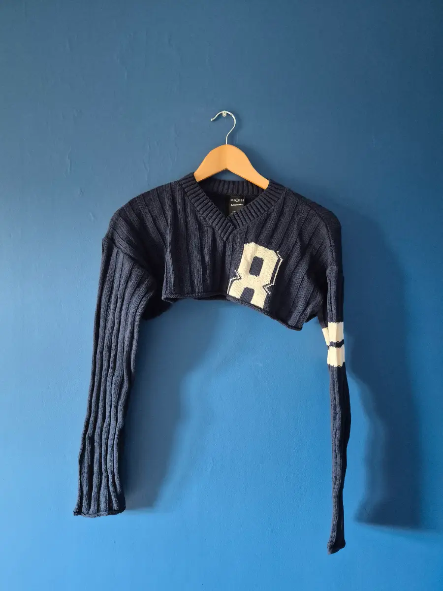 Urban Outfitters iets frans football navy shrug size S